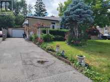 230 AXMINSTER DRIVE | Richmond Hill Ontario | Slide Image Two