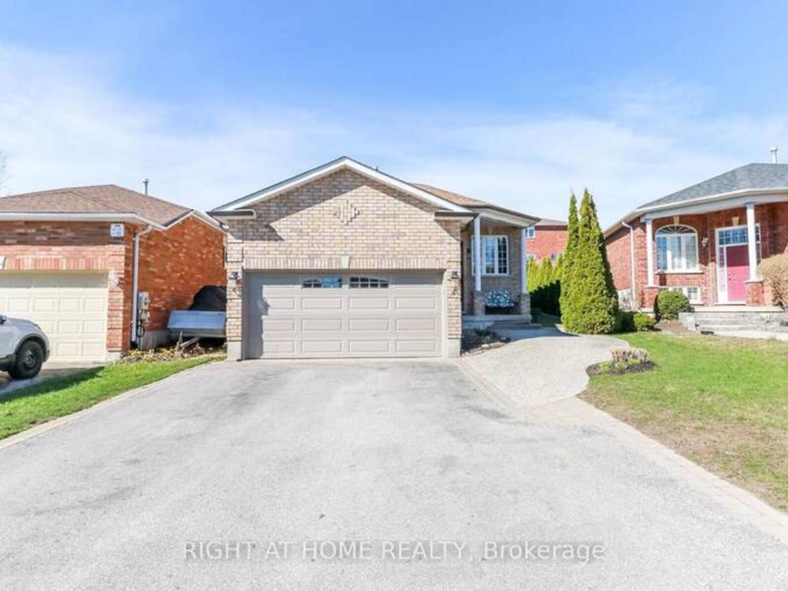 4 BROWN WOOD DRIVE, Barrie, Ontario L4M 6N4