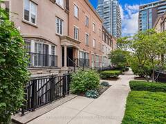 435 - 34 WESTERN BATTERY ROAD W Toronto Ontario, M6K 3N9