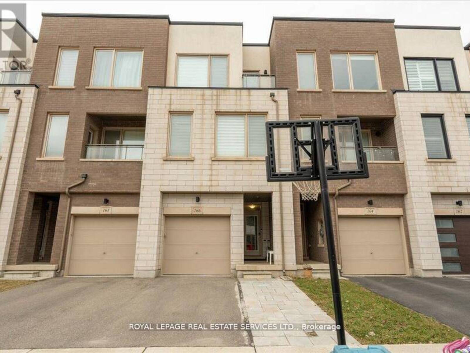 166 SQUIRE CRESCENT, Oakville, Ontario L6H 0L7