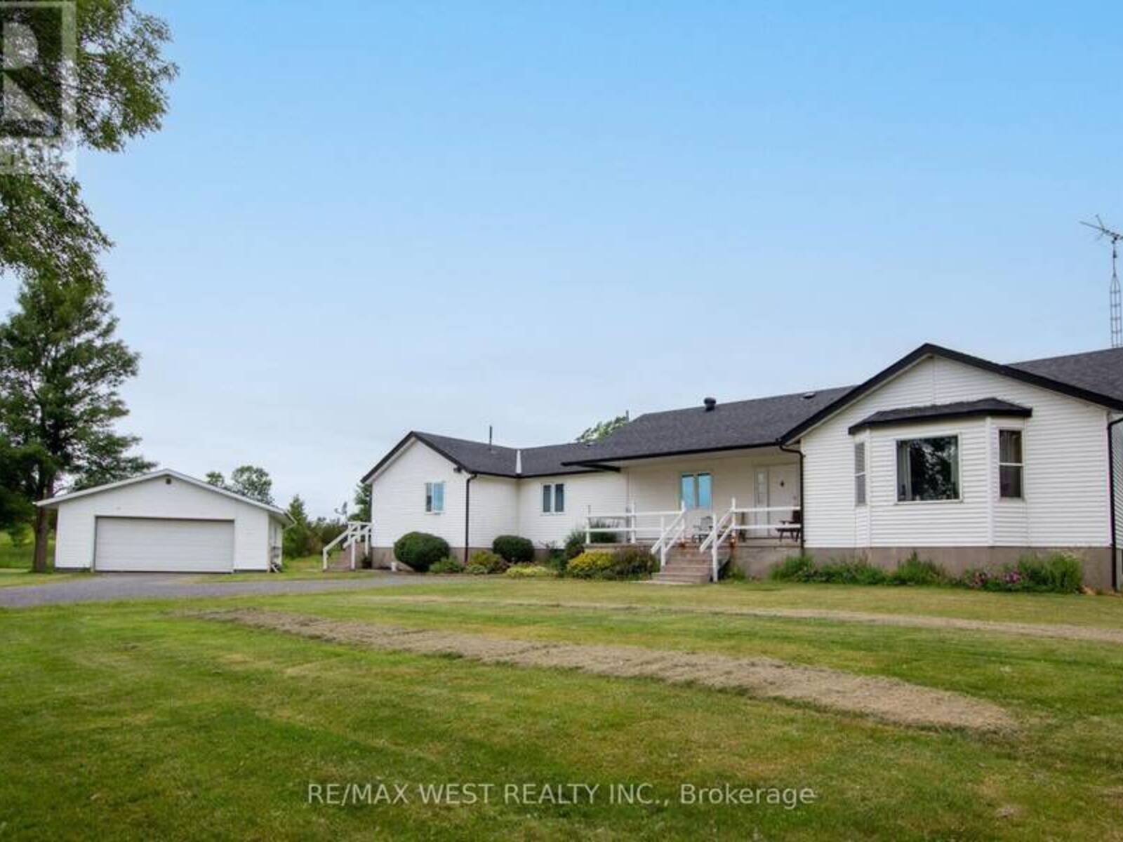 2075 FISH LAKE ROAD, Prince Edward, Ontario K0K 1W0