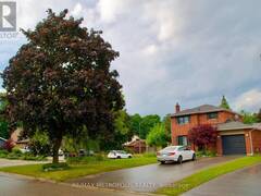 1405 MANITOU DRIVE Oshawa Ontario, L1G 7R2