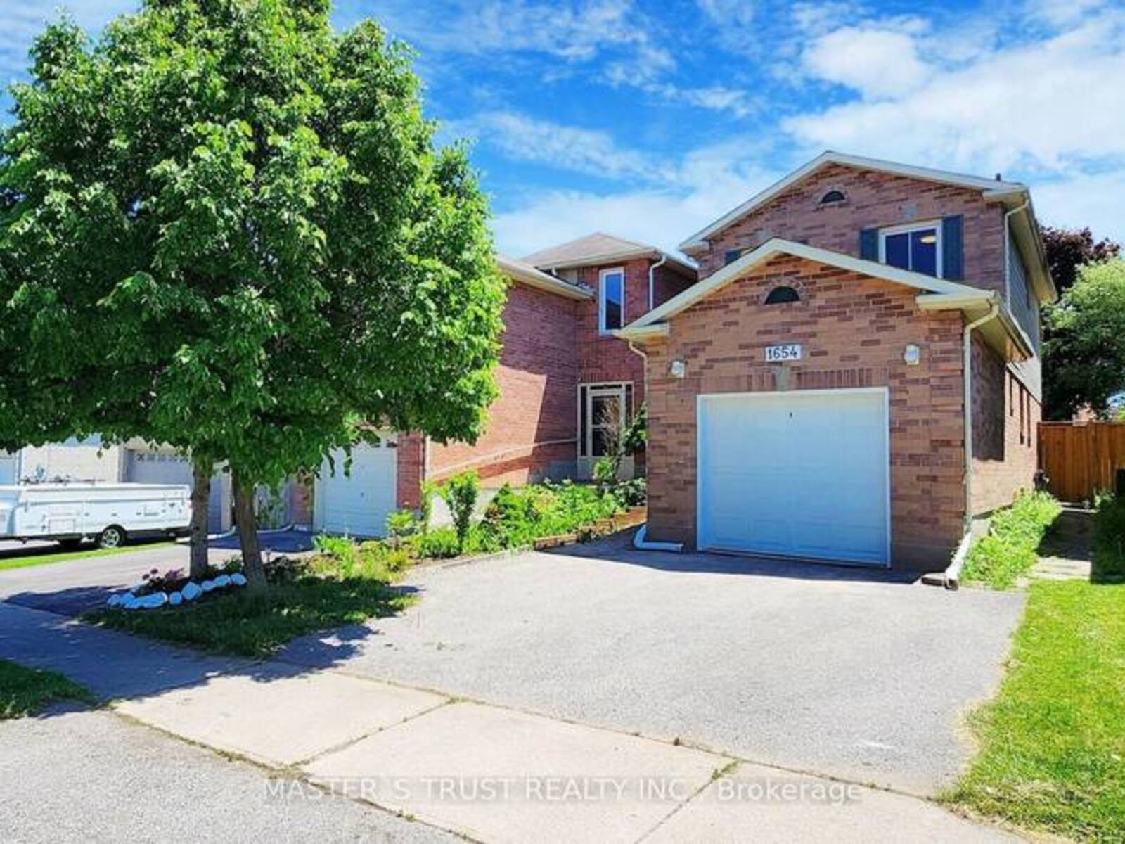 1654 MCBRADY CRESCENT, Pickering, Ontario L1X 2A6