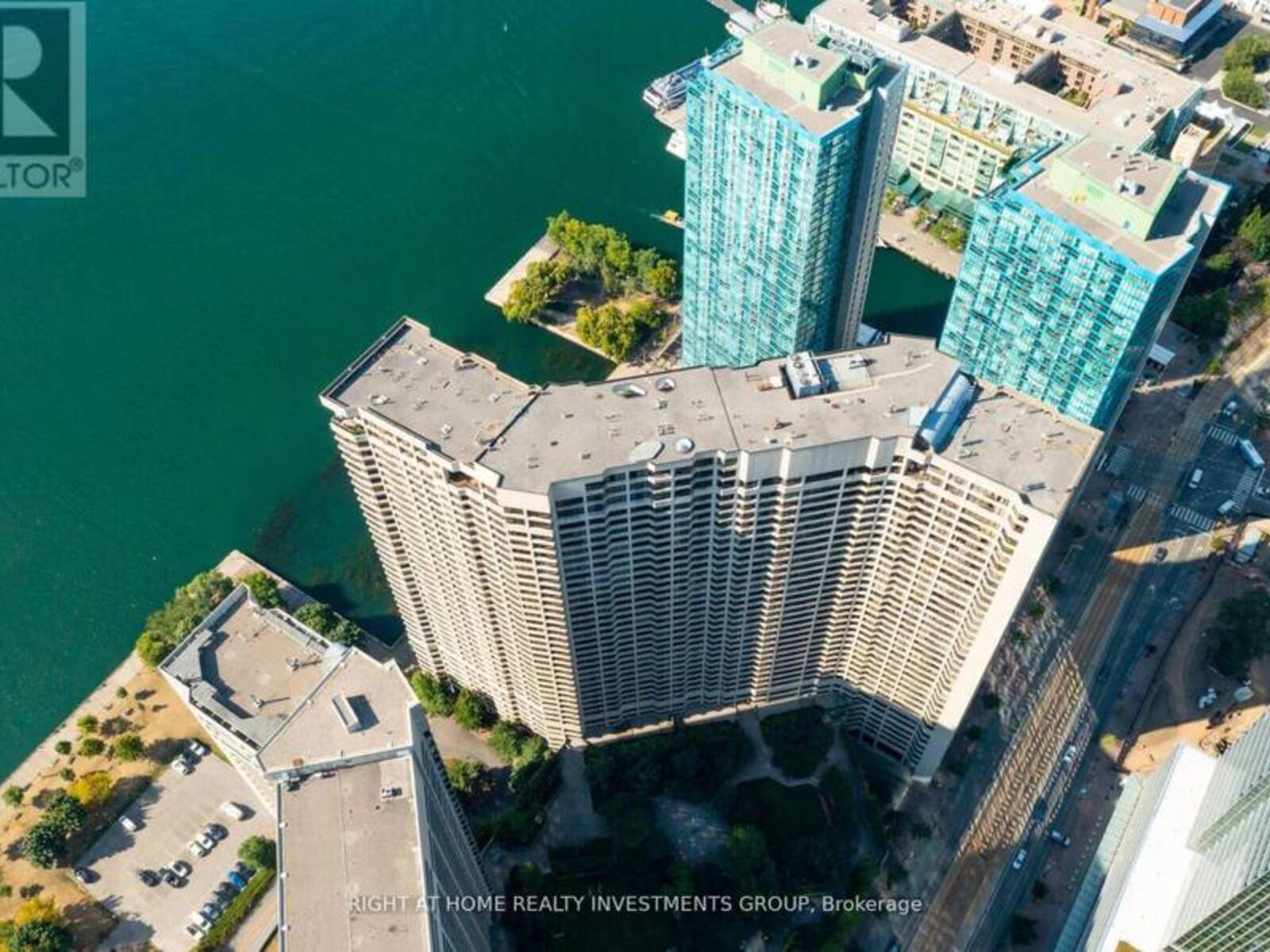 1910 - 65 HARBOUR SQUARE, Toronto, Ontario M5J 2L4