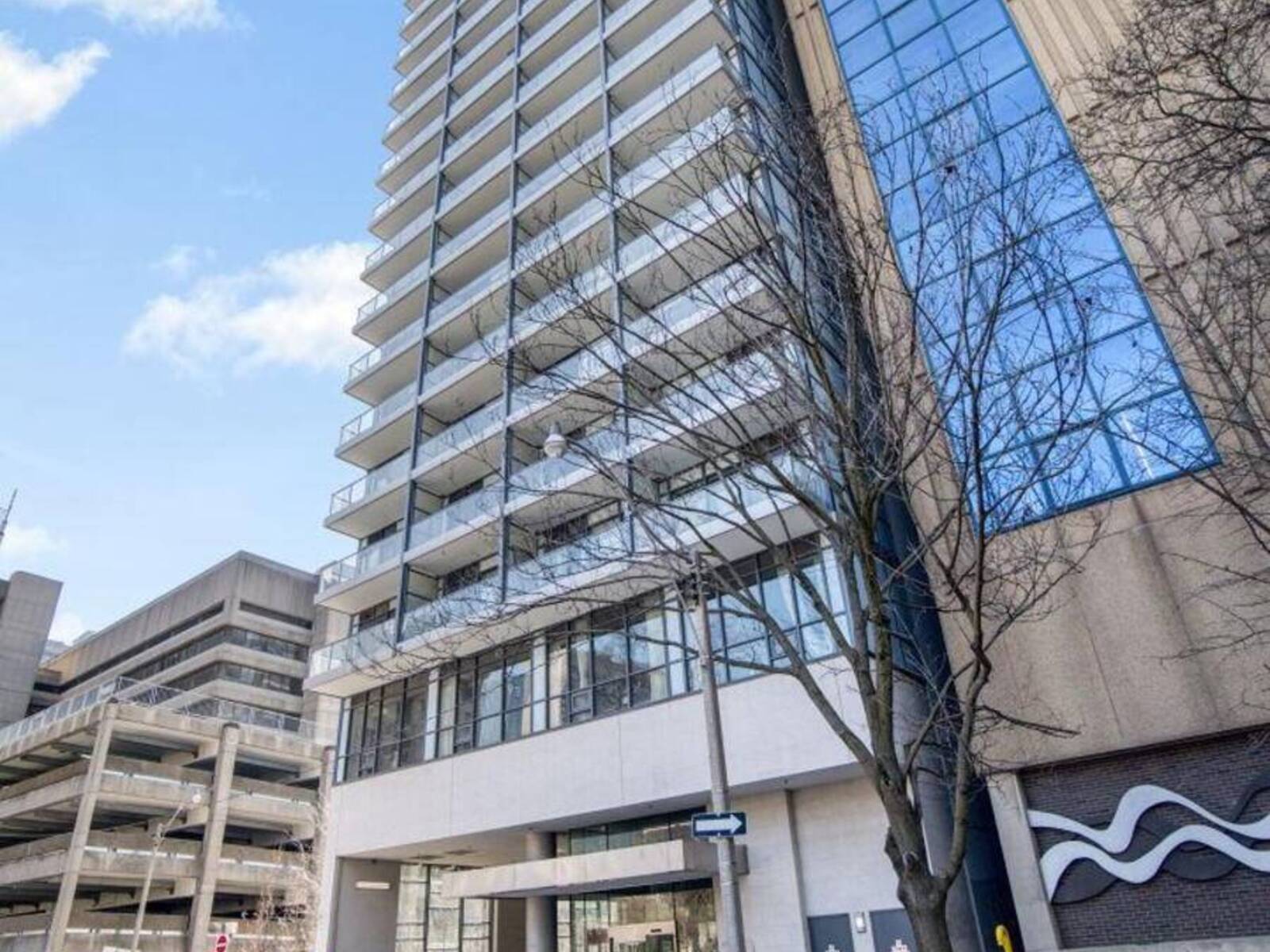 605 - 210 SIMCOE STREET, Toronto, Ontario M5T 0A9