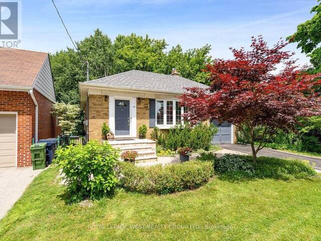 12 KIRK BRADDEN ROAD E Toronto Ontario, M8Y 2E6