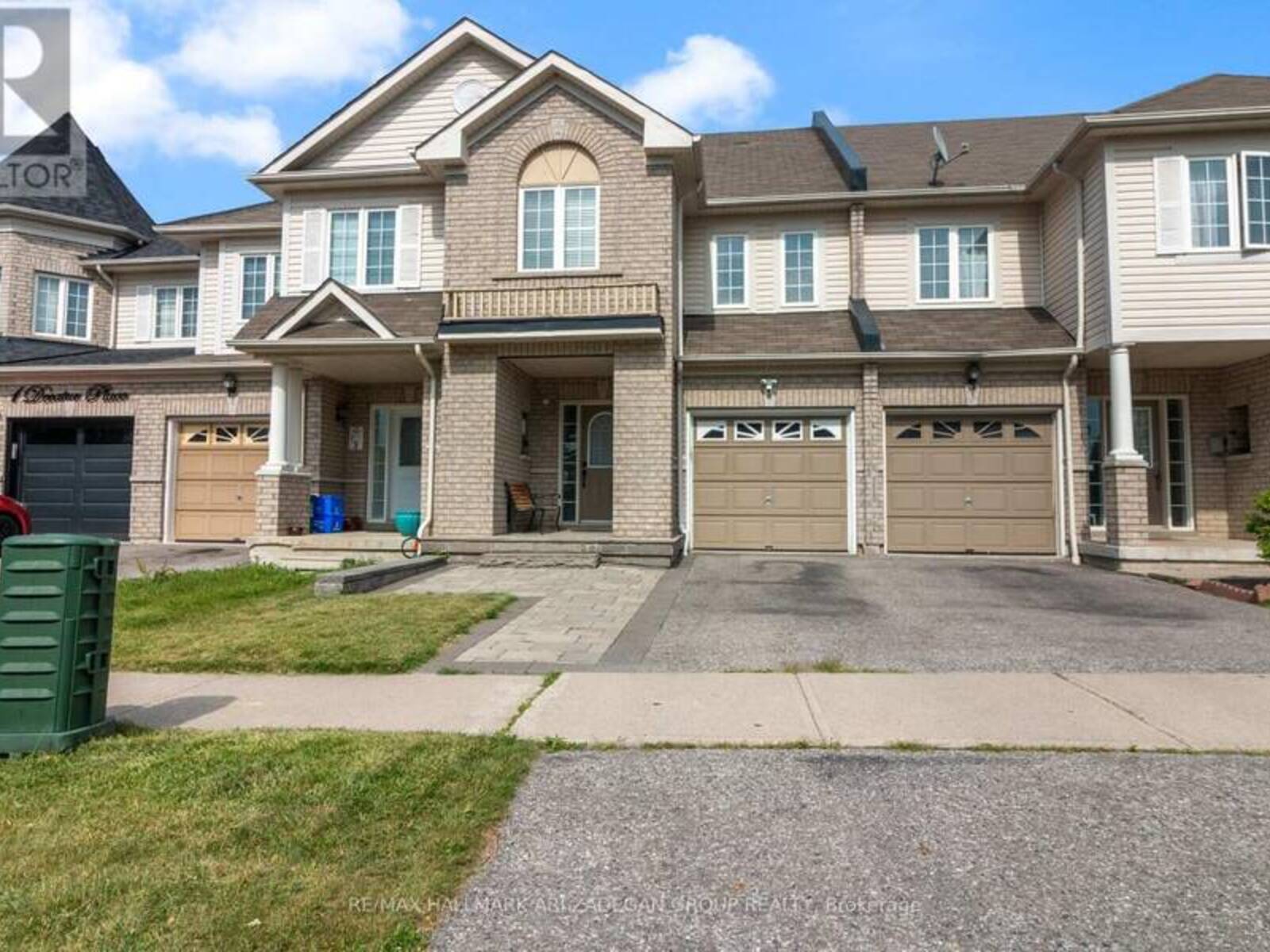 5 DECATUR PLACE, Whitby, Ontario L1R 3R1