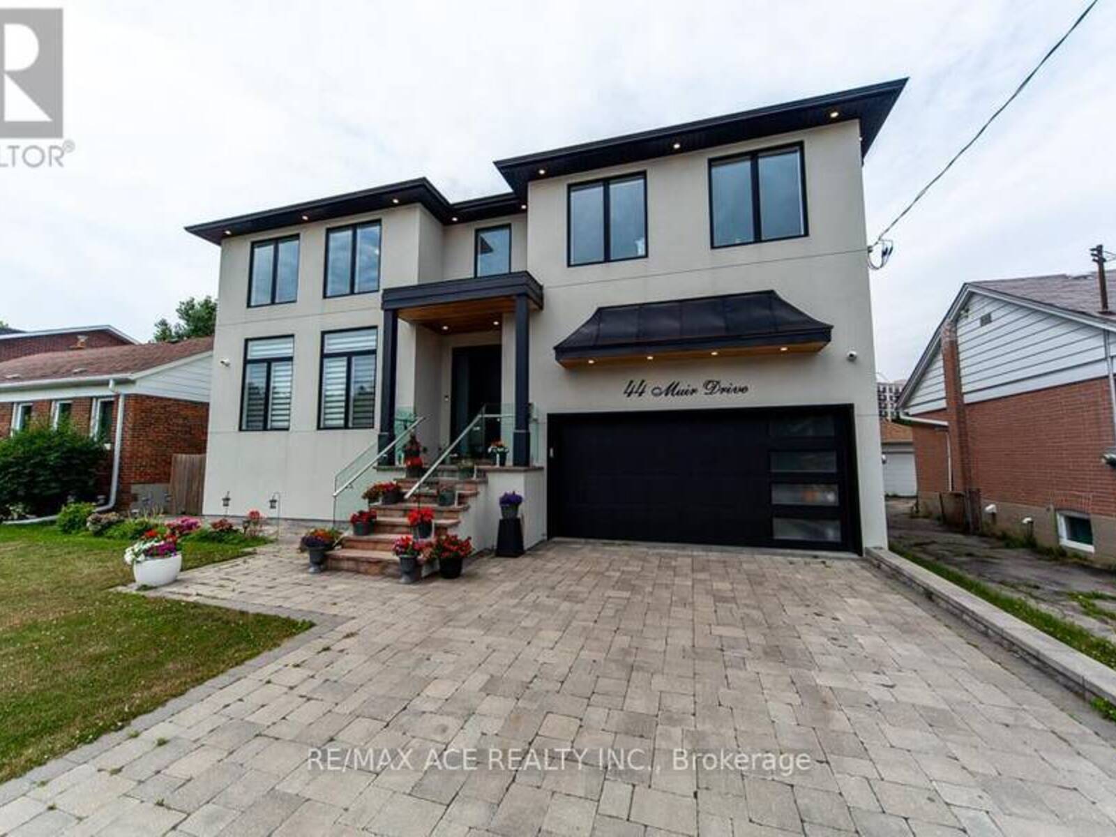 44 MUIR DRIVE, Toronto, Ontario M1M 3B4