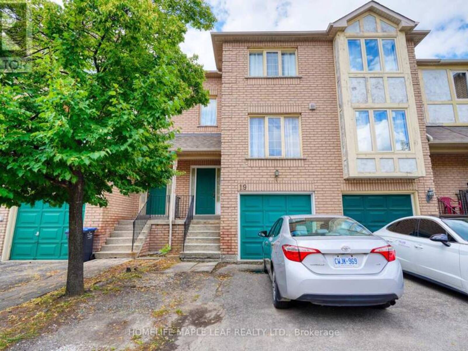 19 - 2 SIR LOU DRIVE, Brampton, Ontario L6Y 5A8