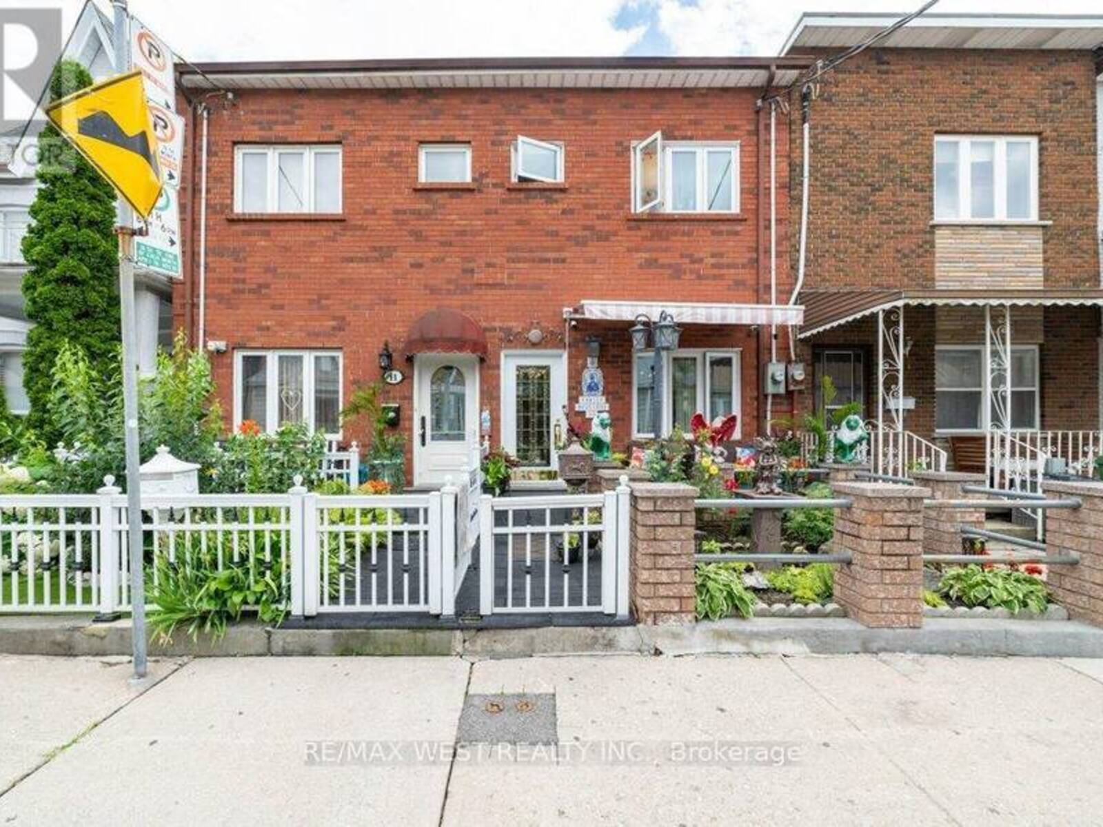 13 ROLYAT STREET, Toronto, Ontario M6J 1S5