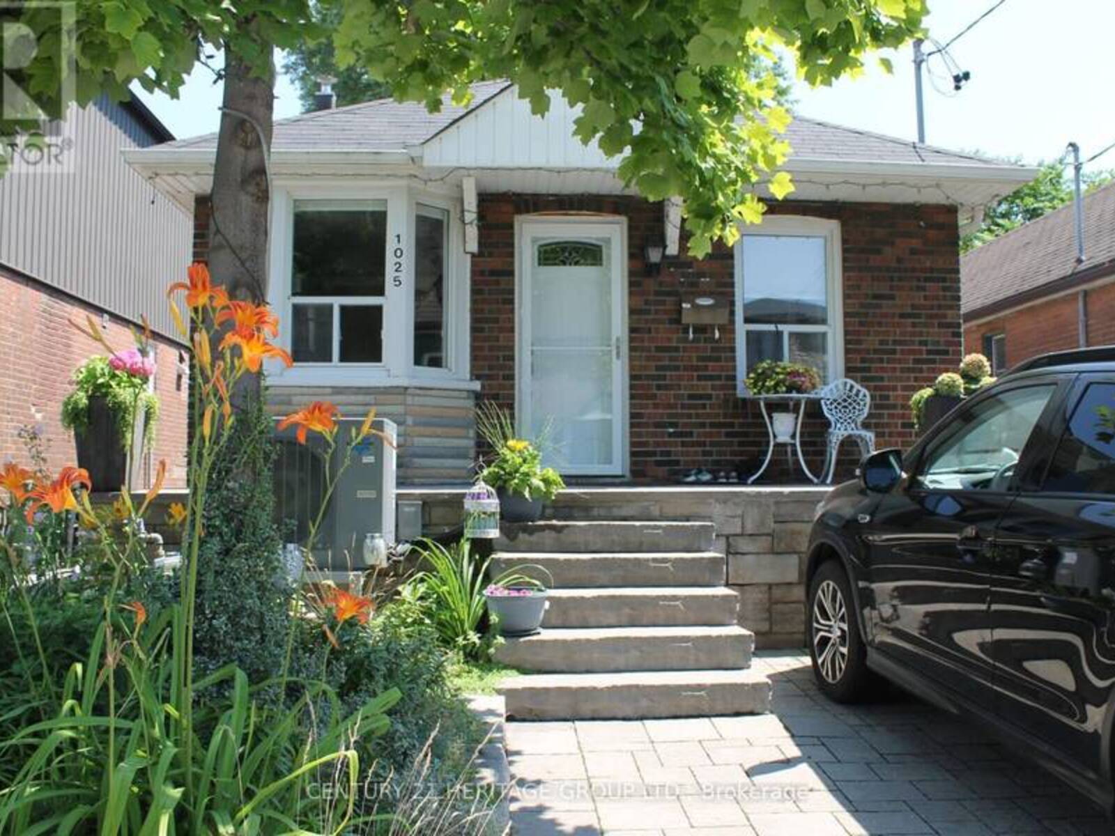 1025 GREENWOOD AVENUE, Toronto, Ontario M4J 4C9