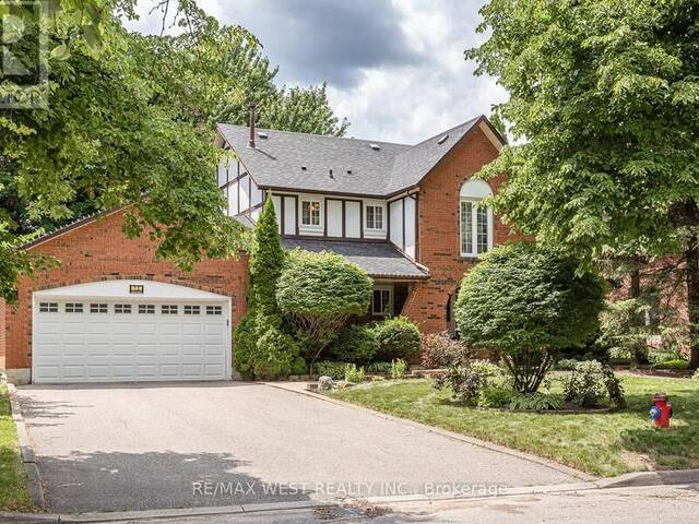 12 AXMINSTER ROAD Brampton Ontario, L6Z 1T1