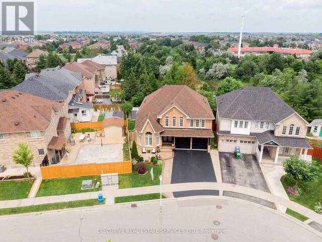 52 BEACHPOINT BOULEVARD Brampton Ontario, L7A 2T7