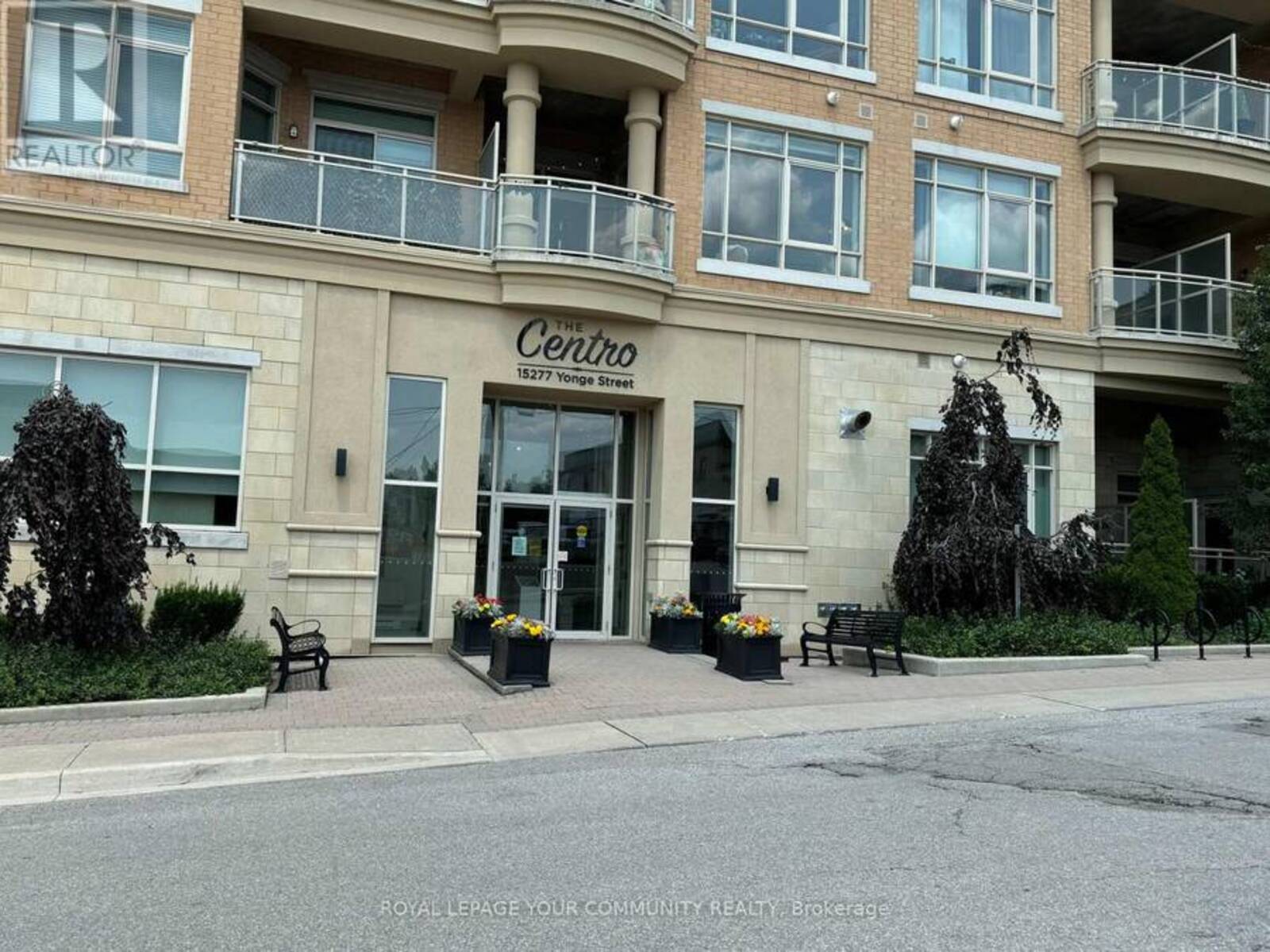 501 - 15277 YONGE STREET, Aurora, Ontario L4G 1N6