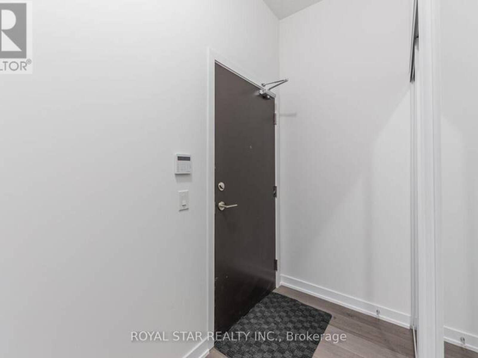 105 - 10 HONEYCRISP CRESCENT, Vaughan, Ontario L4K 0M7