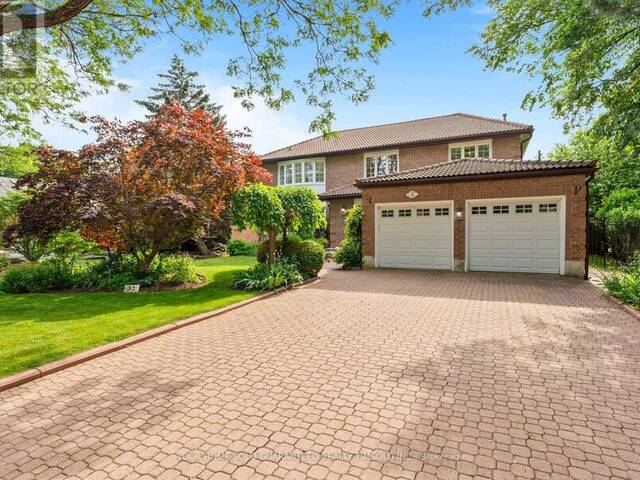 32 ADDINGTON SQUARE Markham Ontario, L3R 7N1