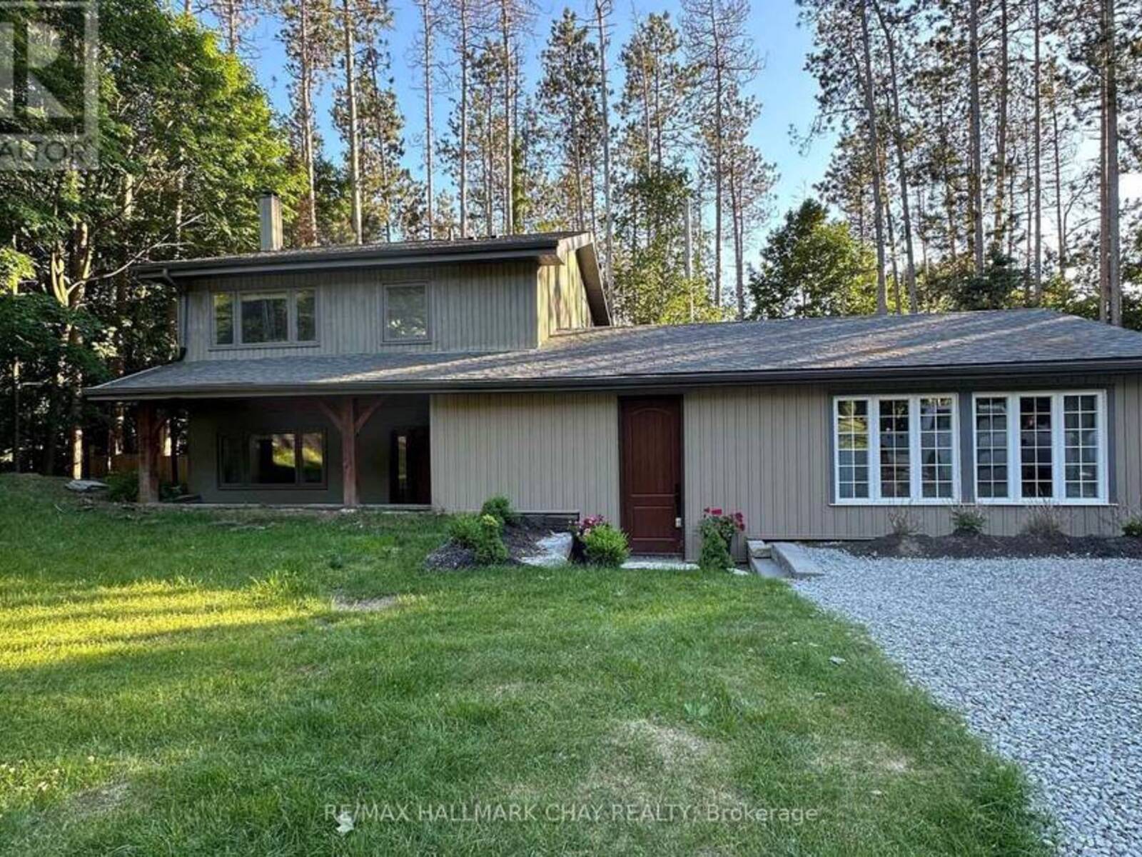 1 PINE SPRING, Oro-Medonte, Ontario L4M 4Y8