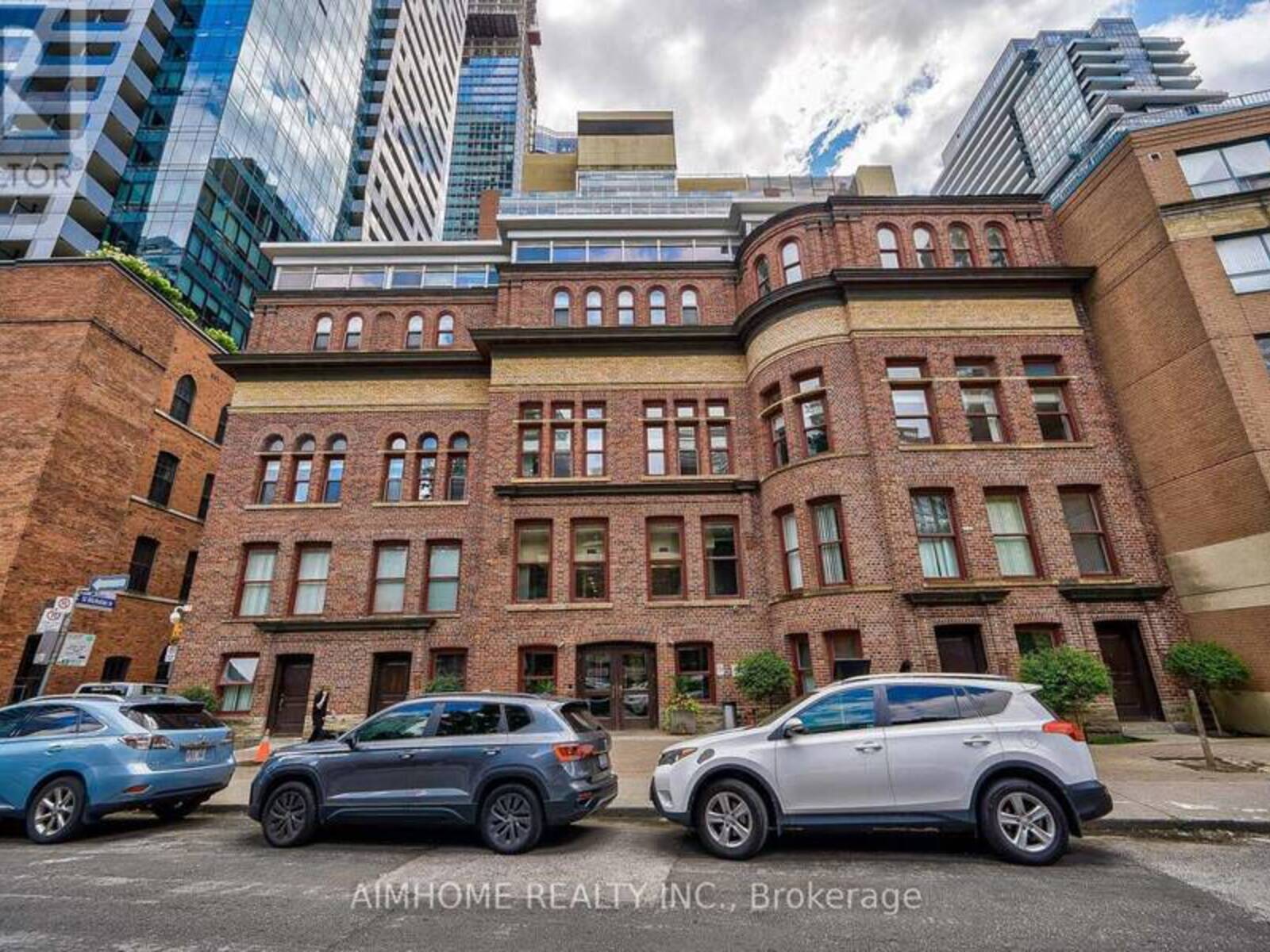 905 - 11 ST. JOSEPH STREET, Toronto, Ontario M4Y 3G4