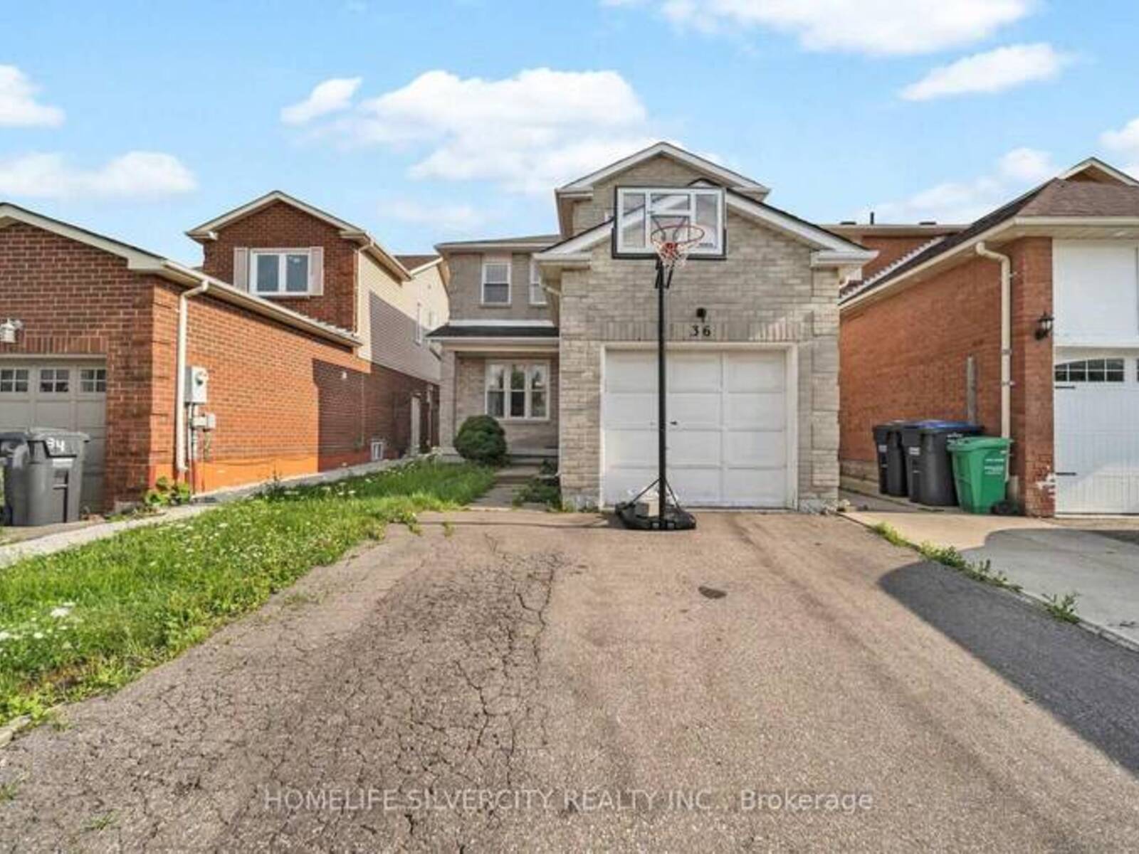 36 WOODSIDE COURT, Brampton, Ontario L6Y 3Z2