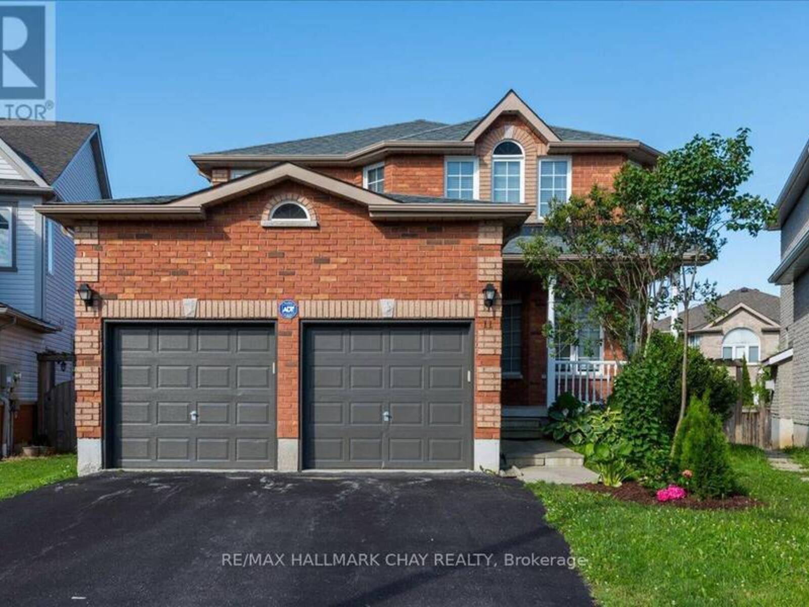 11 SOVEREIGN'S GATE, Barrie, Ontario L4N 0K7