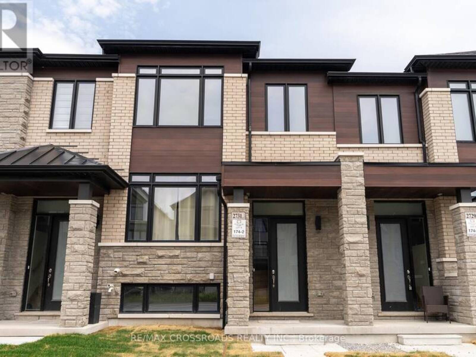 2731 PETER MATTHEWS DRIVE, Pickering, Ontario L1X 0M2