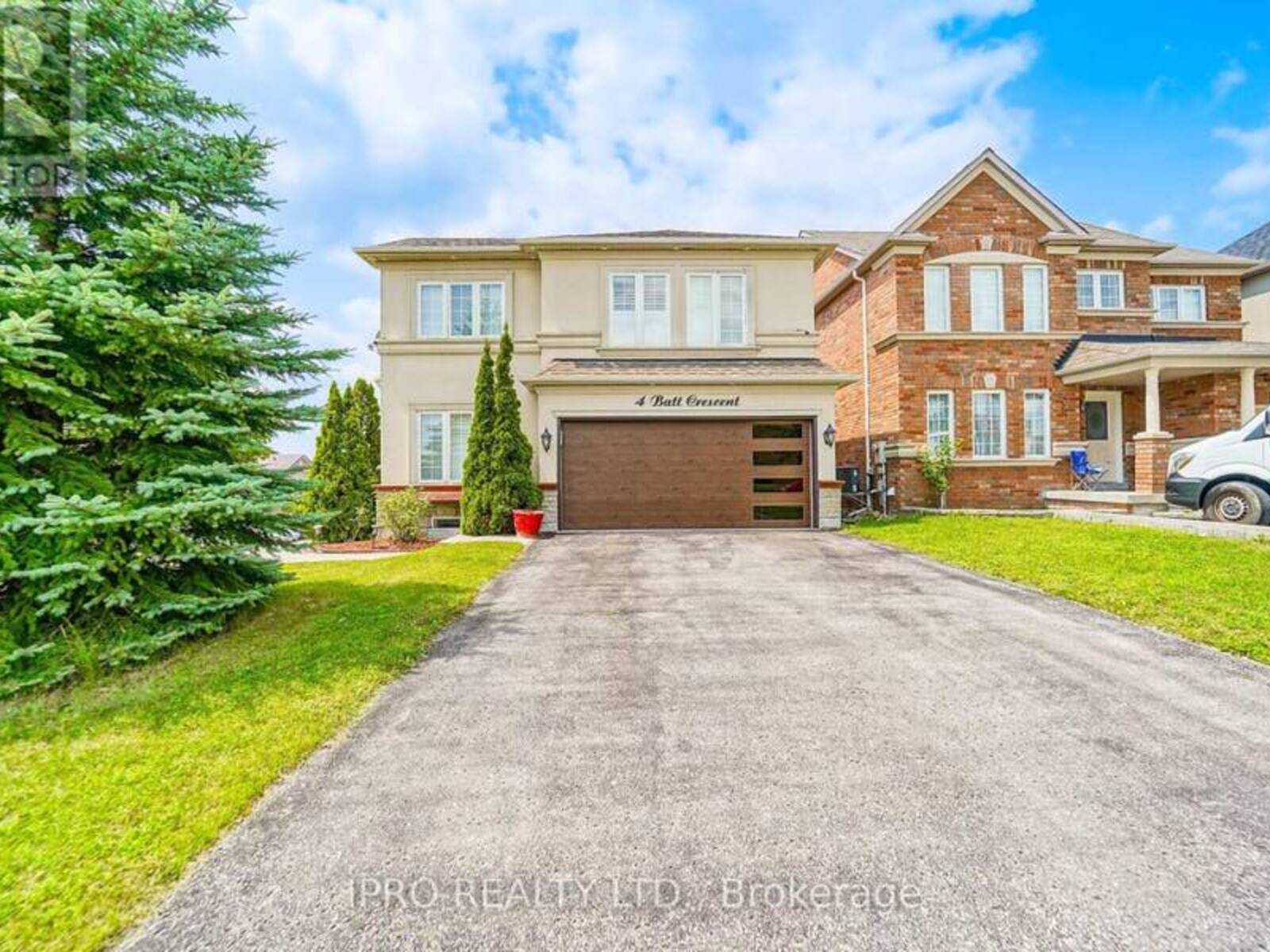 4 BATT CRESCENT, Ajax, Ontario L1T 4M2