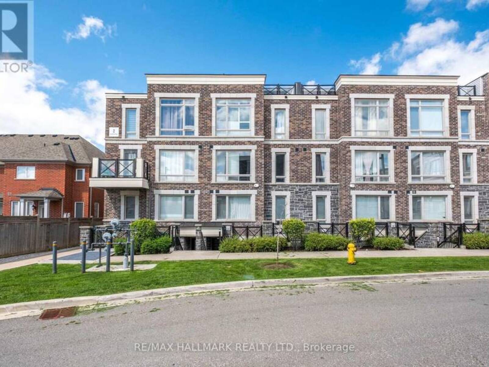 105 - 2 DUNSHEATH WAY, Markham, Ontario L6B 1N3