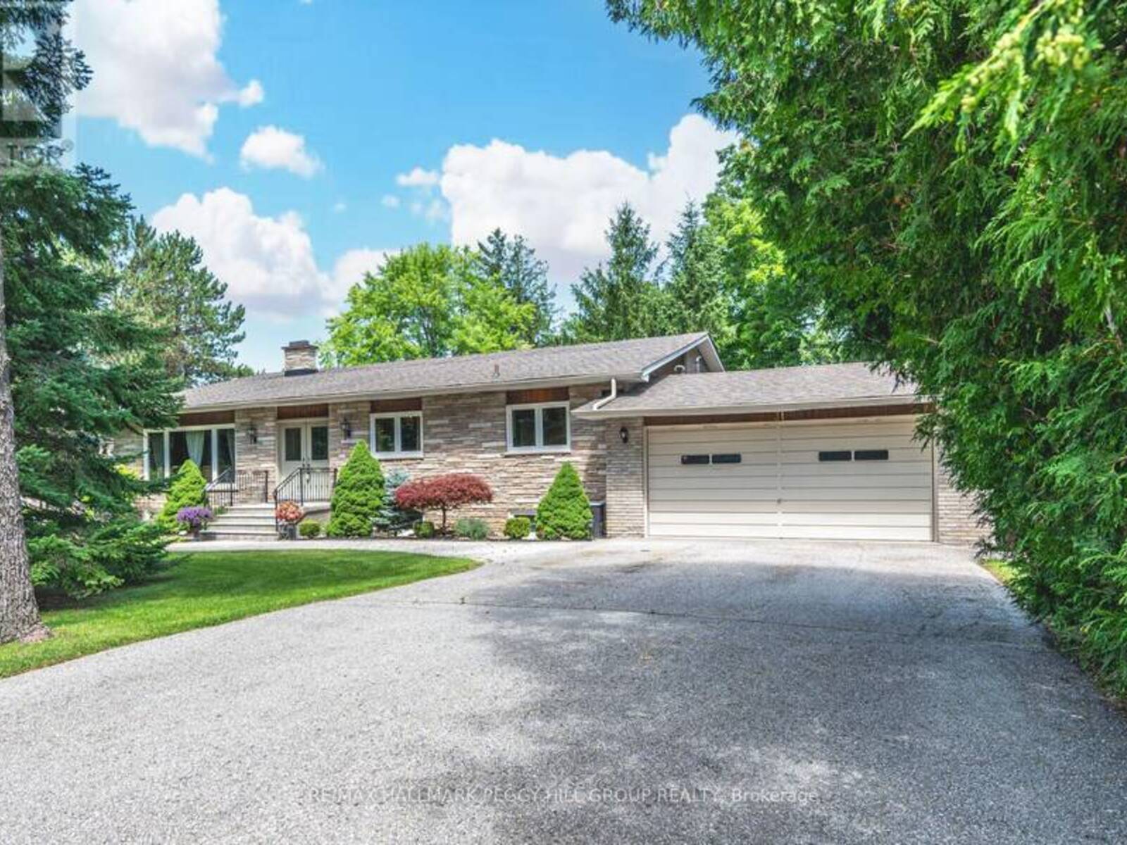 31 PARK CRESCENT, Richmond Hill, Ontario L4E 3J5