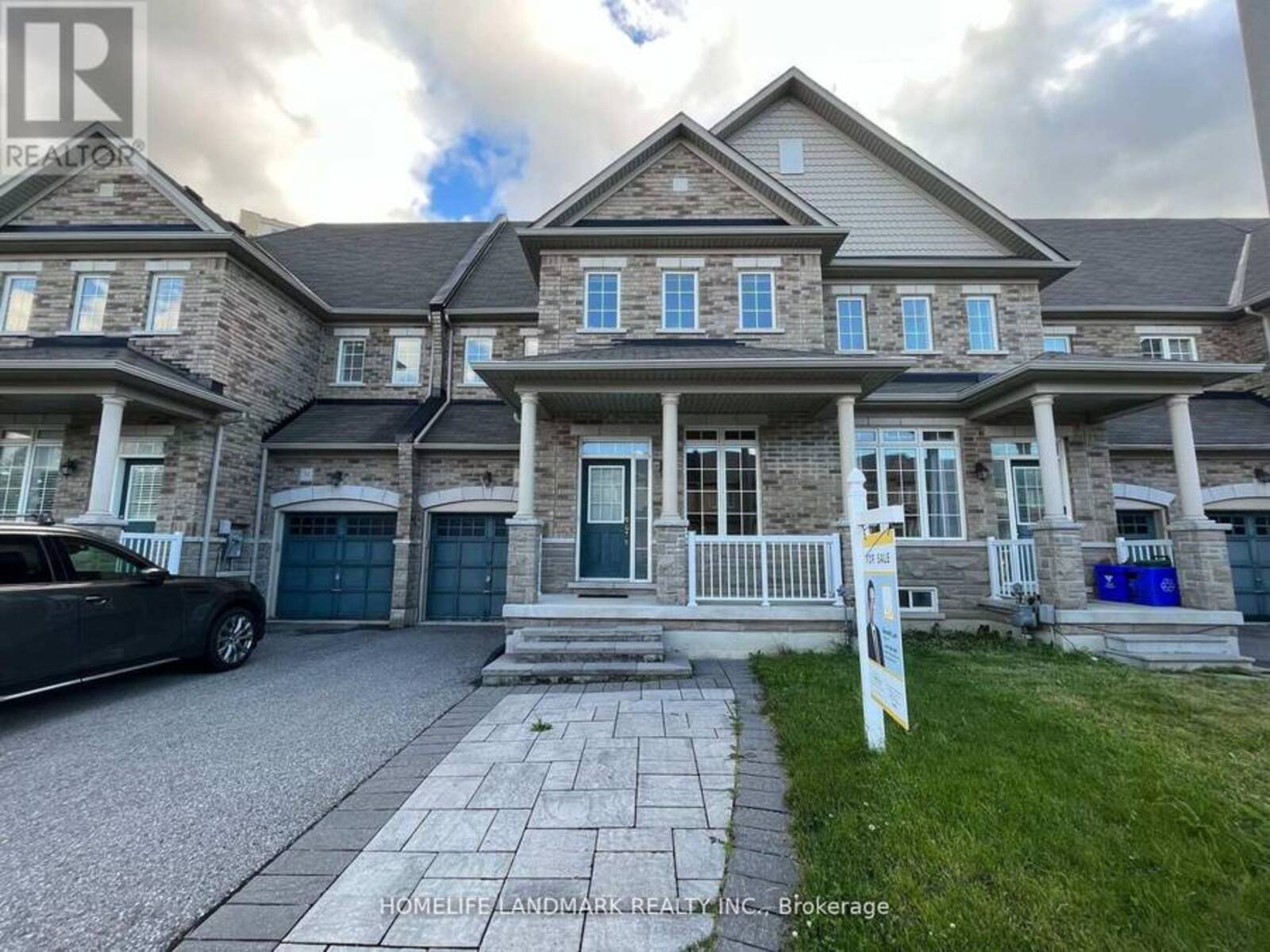 33 KING WILLIAM CRESCENT, Richmond Hill, Ontario L4B 4S7