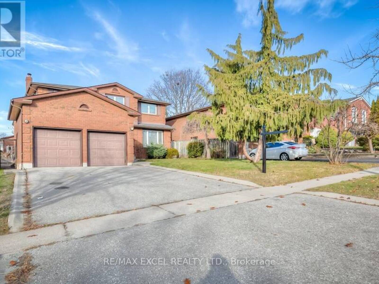 170 AMBER AVENUE, Oshawa, Ontario L1J 7V5