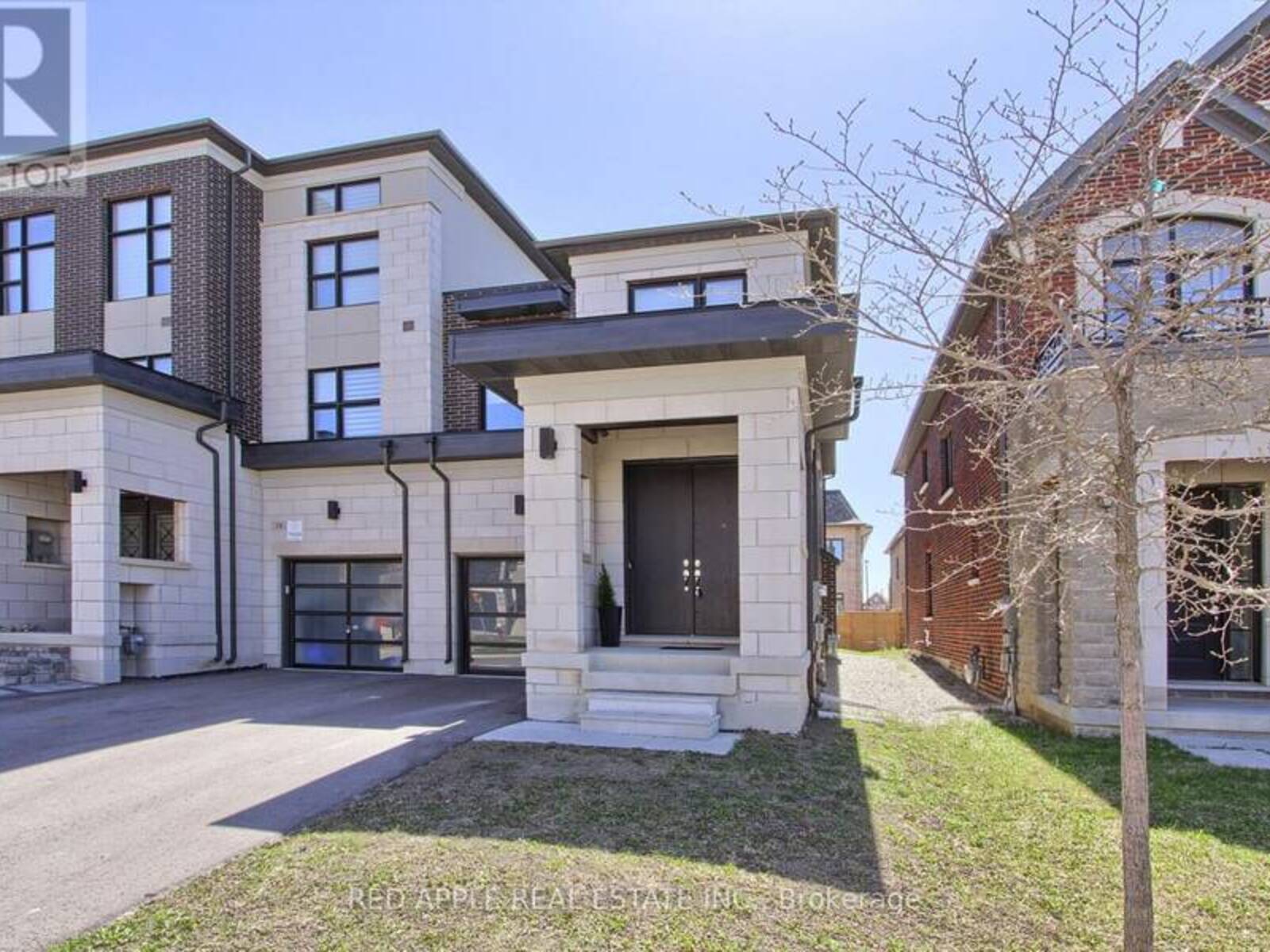 20 HILTS DRIVE, Richmond Hill, Ontario L4C 0H7