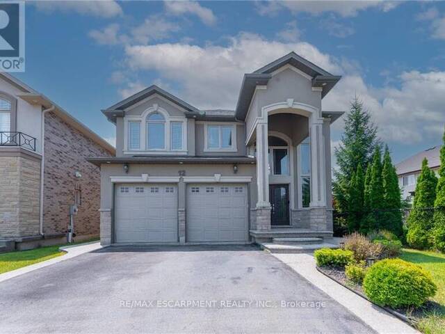 12 SISTINE COURT Hamilton Ontario, L9B 0C4