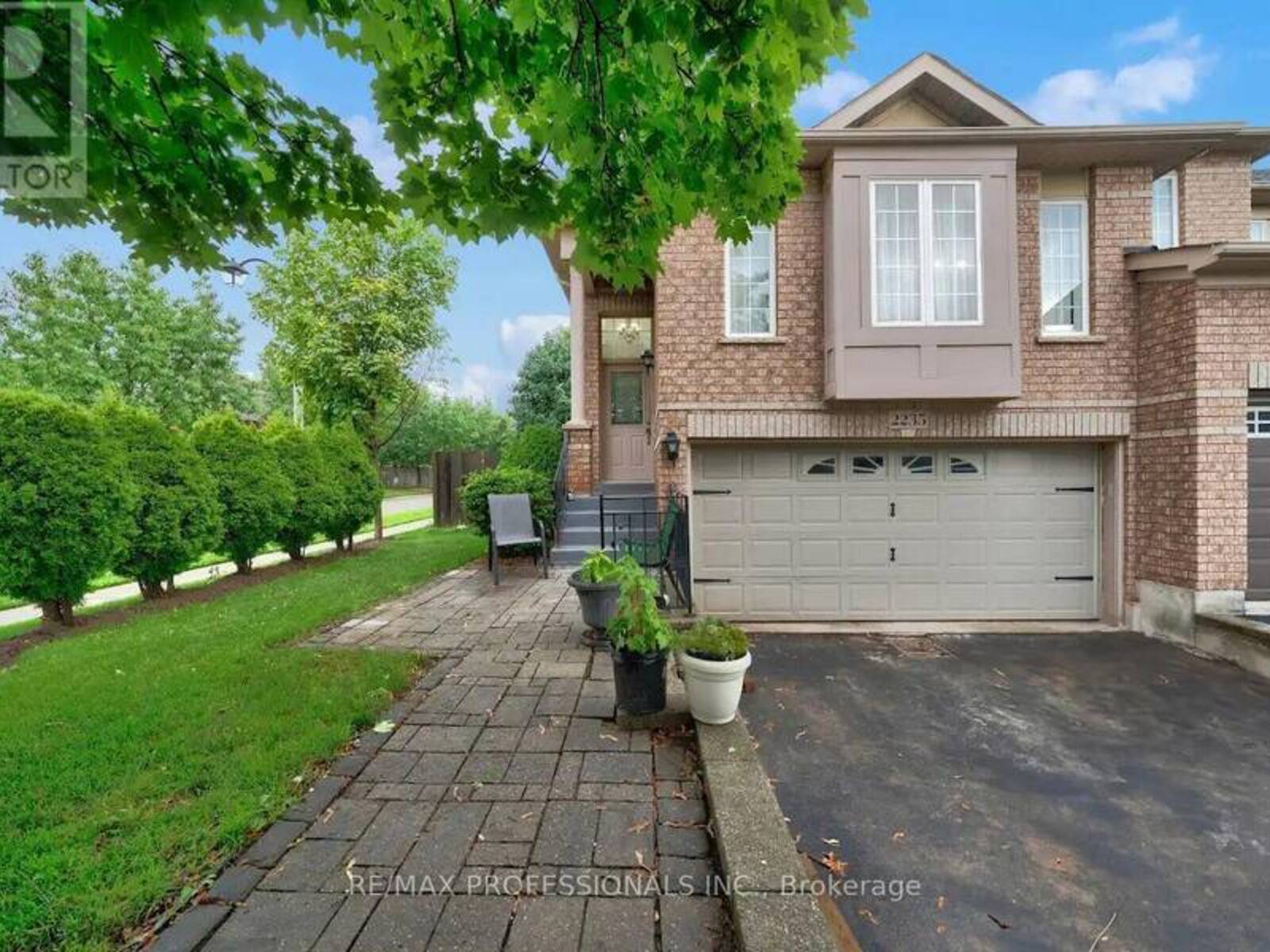 2235 HUMMINGBIRD WAY, Oakville, Ontario L6M 3Z6