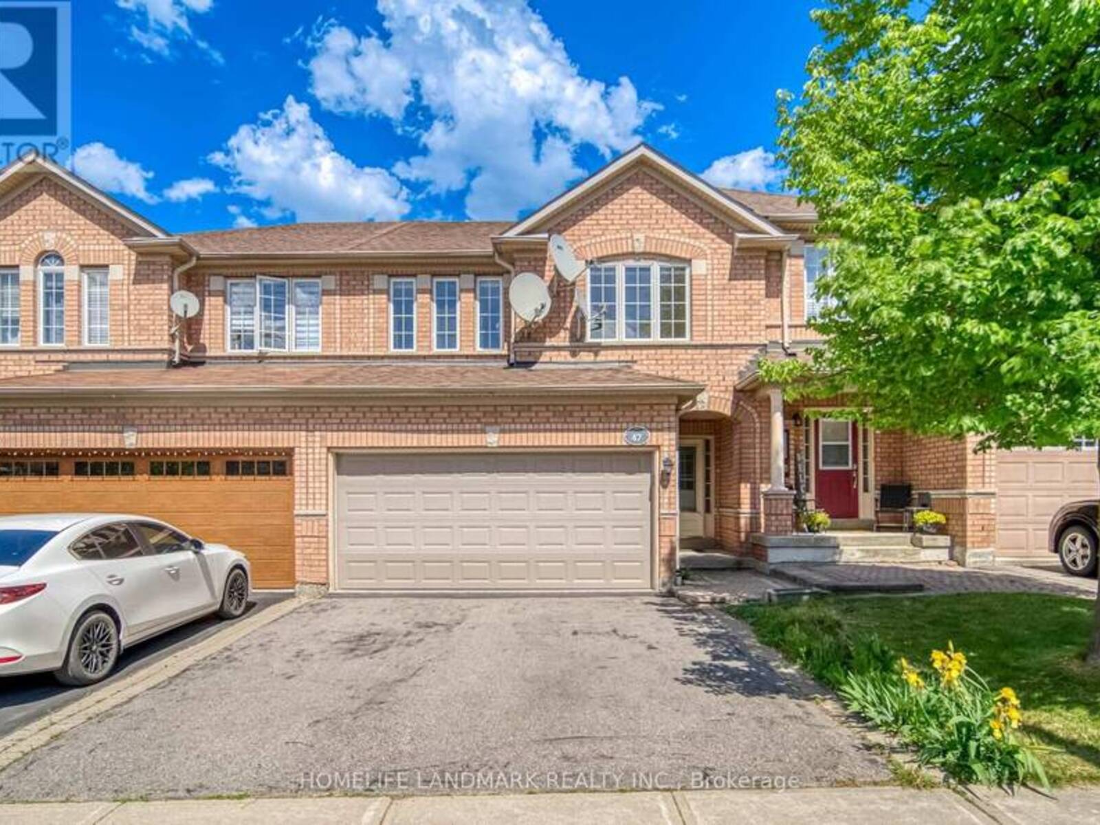 47 MILLCLIFF CIRCLE, Aurora, Ontario L4G 7N7