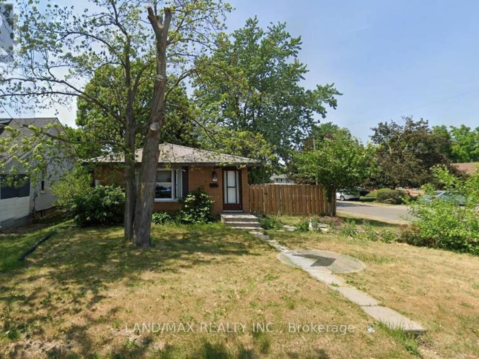 14 FAIRVIEW AVENUE, St. Thomas, Ontario N5R 4X4