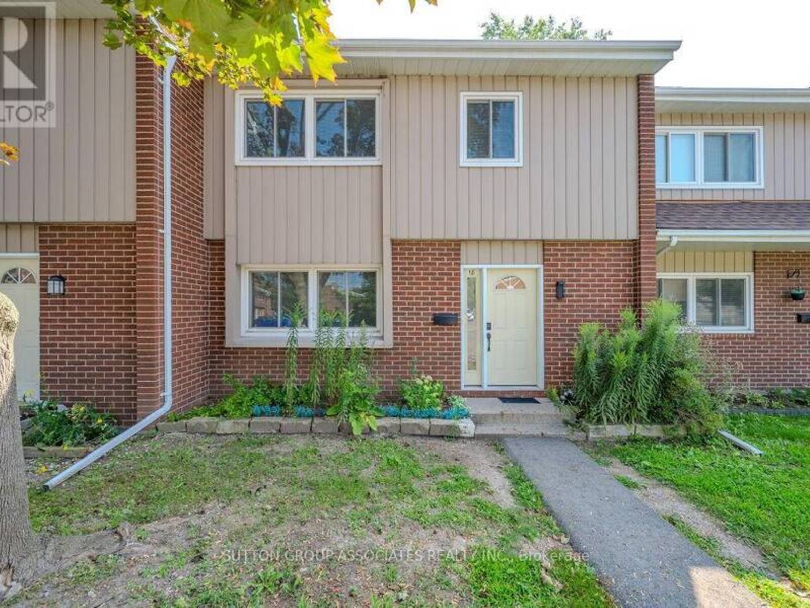 18 - 121 UNIVERSITY AVENUE E, Waterloo, Ontario N2J 4J1