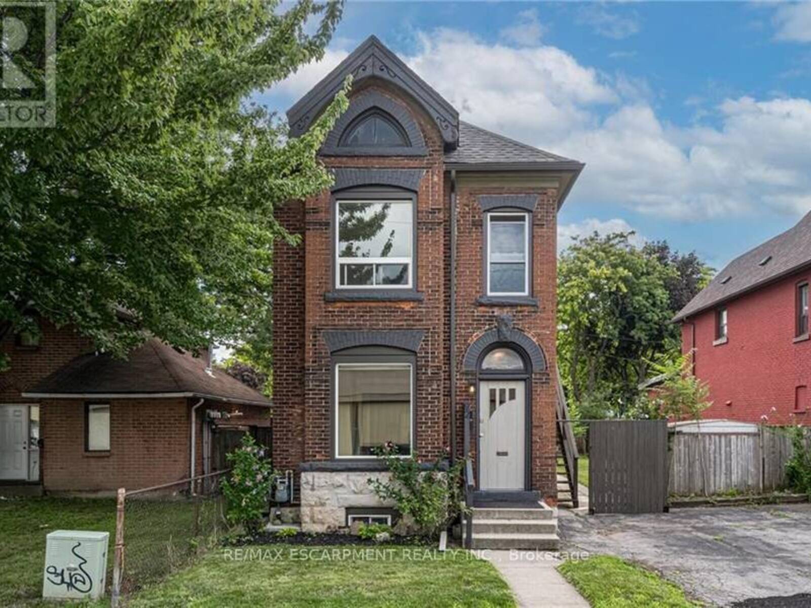 92 ASHLEY STREET, Hamilton , Ontario L8L 5T1