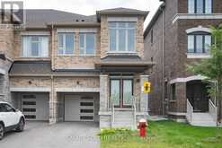 31 DUCHARME DRIVE | Richmond Hill Ontario | Slide Image Four