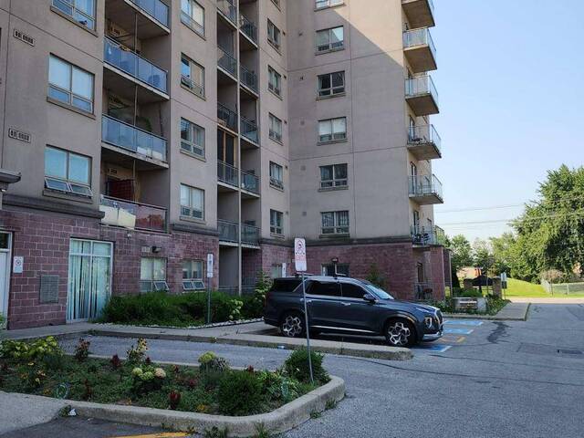 212 - 7405 GOREWAY DRIVE W Mississauga Ontario, L4T 0A3