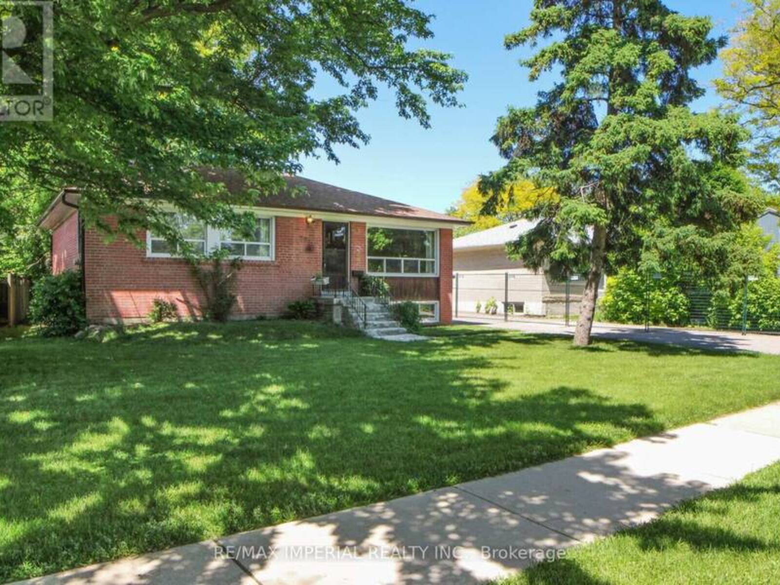 391 CROSBY AVENUE, Richmond Hill, Ontario L4C 2R8