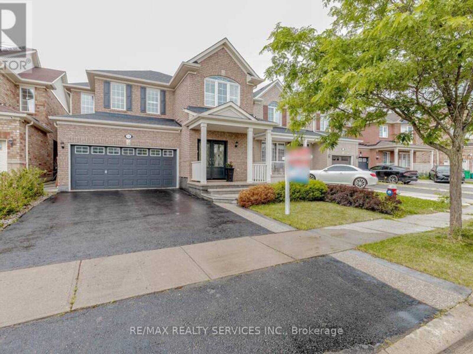 12 BENMORE CRESCENT, Brampton, Ontario L6P 2S8