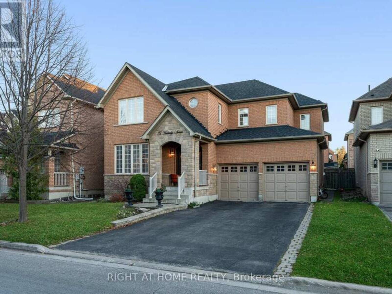 37 NEWBRIDGE AVENUE, Richmond Hill, Ontario L4E 3Z9