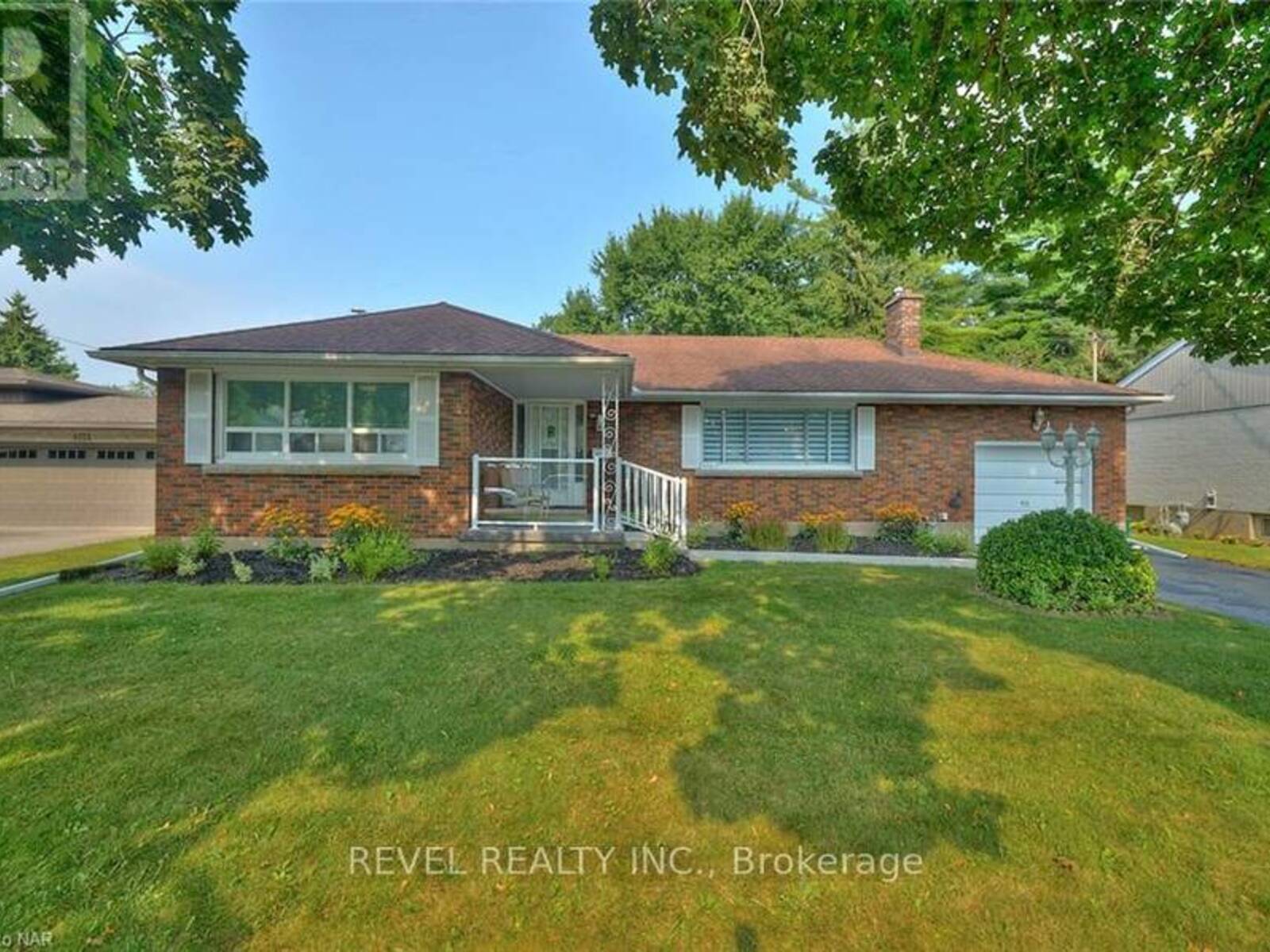 6361 CLARE CRESCENT, Niagara Falls, Ontario L2G 2C9