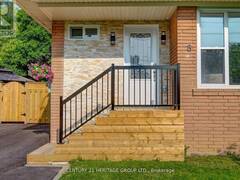 8 WALTER AVENUE Newmarket Ontario, L3Y 2T3