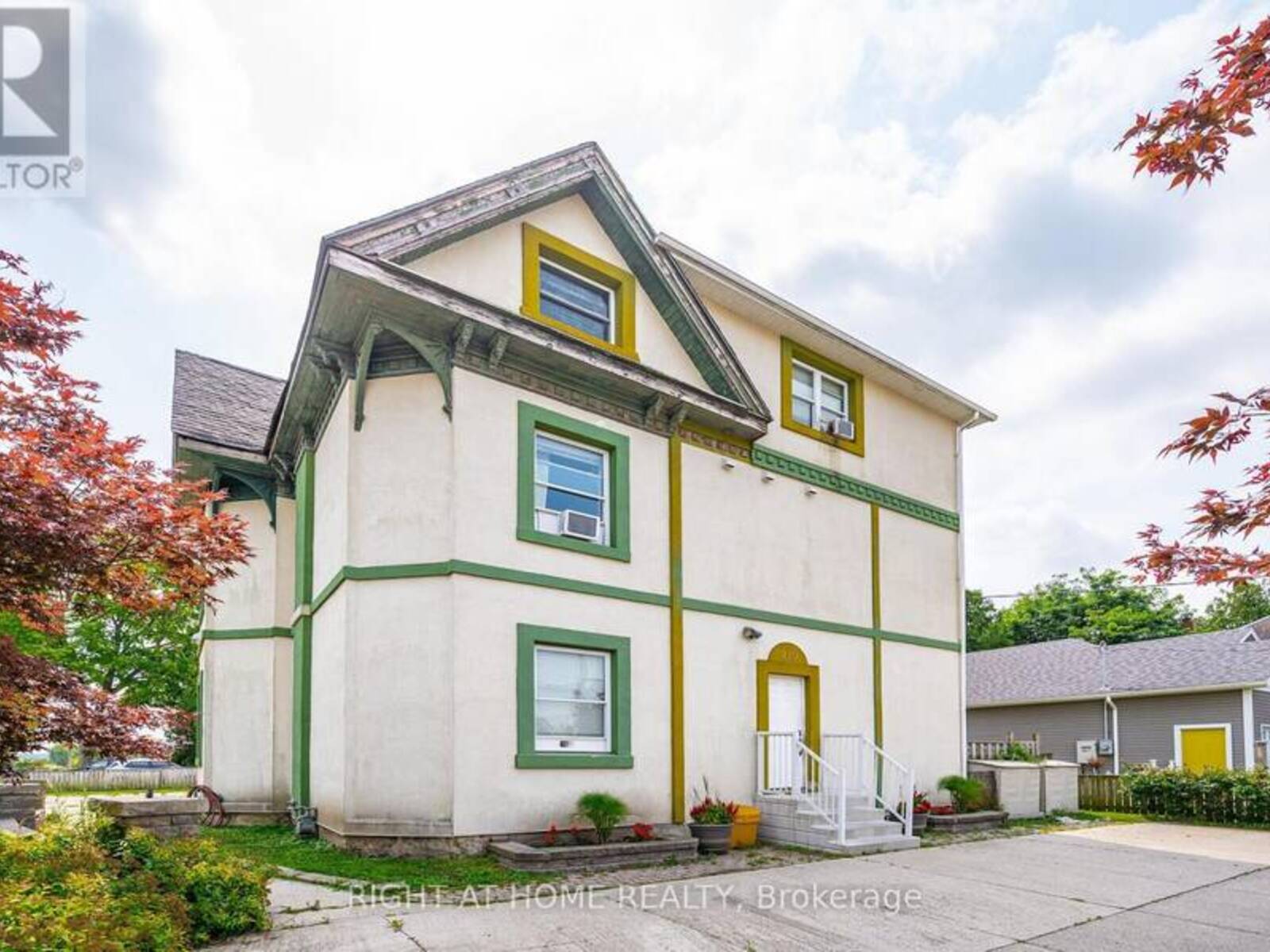 210 YORK STREET, Minto, Ontario N0G 2P0