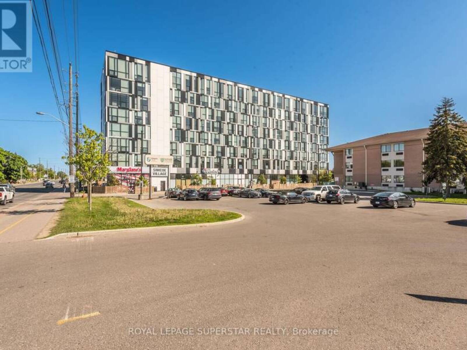 221 - 1900 SIMCOE STREET N, Oshawa, Ontario L1G 4Y3