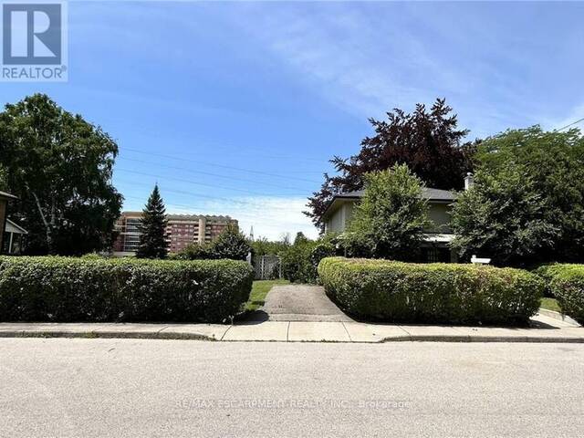 23A WEST PARK AVENUE Hamilton Ontario, L8S 3M4