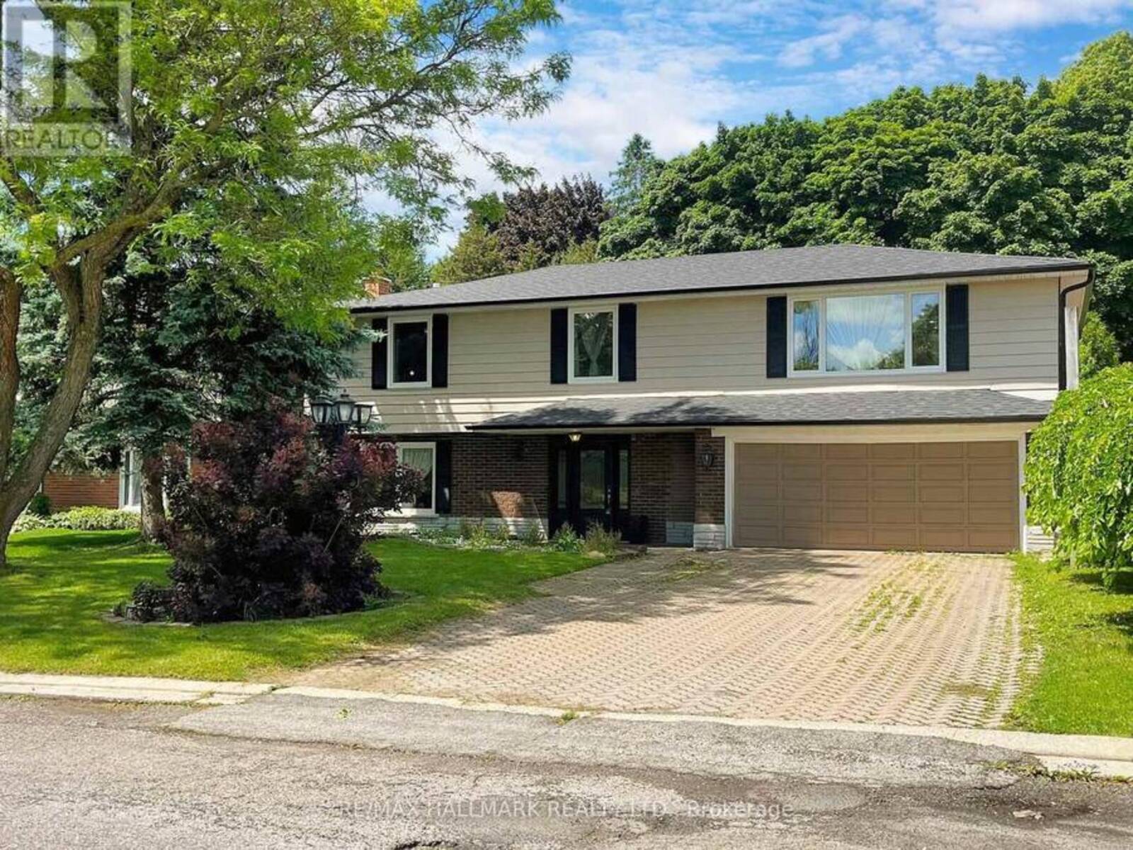 95 BESWICK DRIVE, Newmarket, Ontario L3Y 1E8