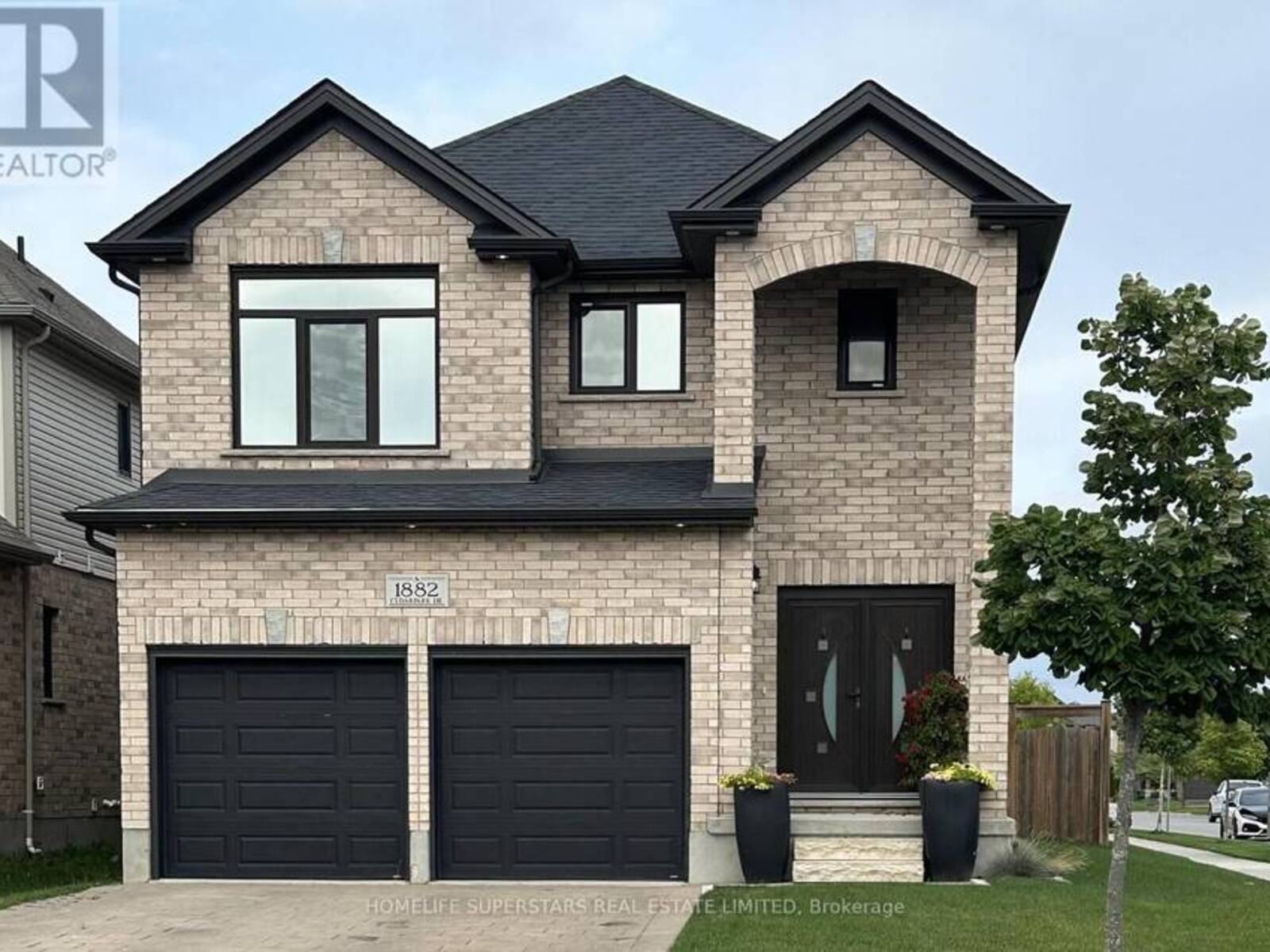 1882 CEDARPARK DRIVE, London, Ontario N5X 0C7