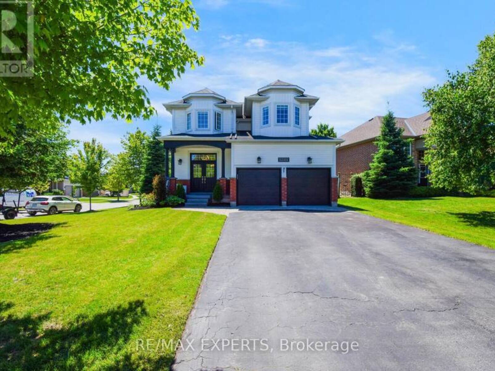 11 KENSINGTON TRAIL, Barrie, Ontario L4N 0K5